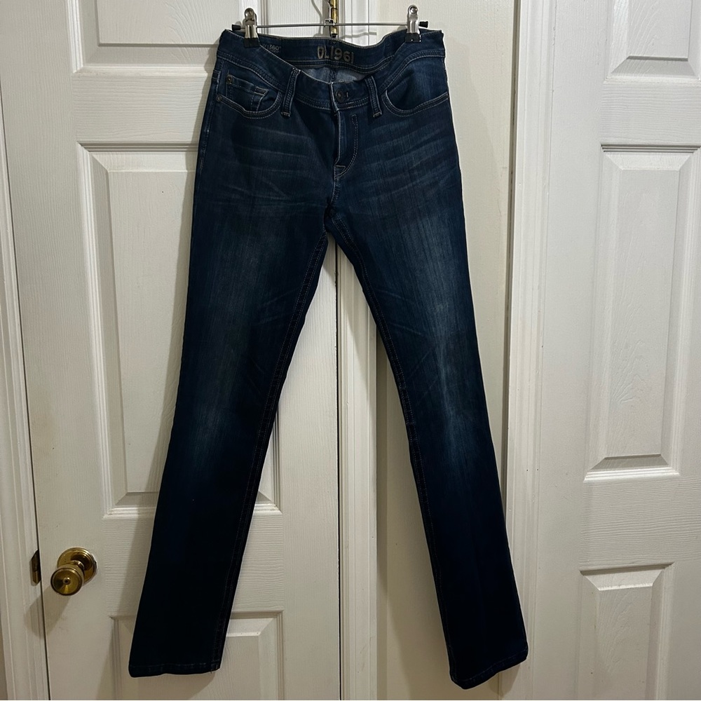 DL1961 Kate Slim Straight Premium Denim Size 29 with 4 Way Comfort Stretch